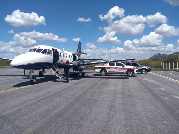 Suspeita da Polícia Militar é de que a aeronave tenha partido da Bahia. — Foto: Polícia Militar/Divulgação