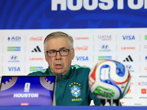 Técnico Carlo Ancelotti em coletiva, na véspera do jogo mata-mata contra o Japão, na Copa do Mundo - em 28/06/2026