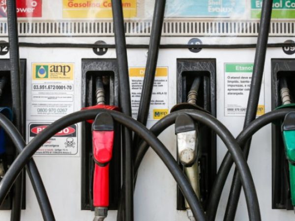 Ao longo de julho, os preços foram pressionados nas bombas pelas reduções de tributos, especialmente para a gasolina e etanol. — Foto: Divulgação