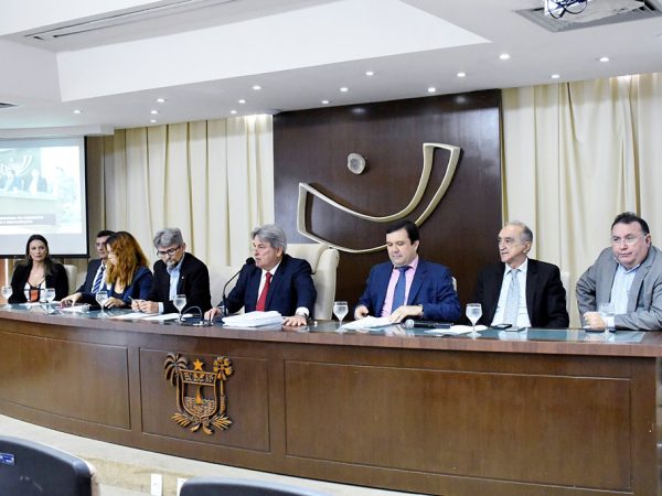 O objetivo principal da reunião foi cumprir a Lei Complementar 141/2012 — Foto: Eduardo Maia