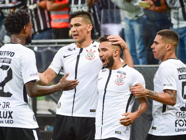 A vitória serviu para o Corinthians reagir no Estadual (Foto: Djalma Vassão/Gazeta Press)