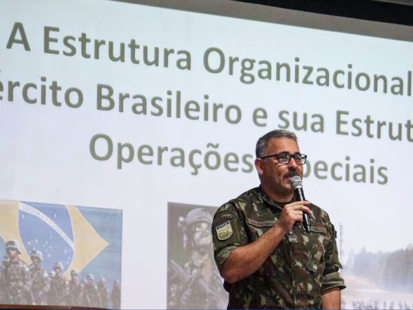 Brasília (DF) 11/02/2024 - Coronel Bernardo Corrêa Neto, que foi preso hoje ao desembarcar em Brasília. Ele estava nos EUA e foi alvo da operação da PF.
Foto: Exército/Divulgação