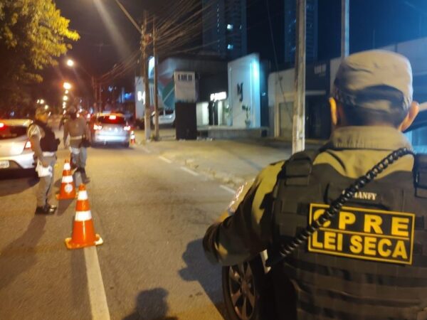 Blitz da Lei Seca aconteceu em duas avenidas em Natal — Foto: Divulgação