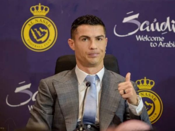 Na Arábia, Cristiano Ronaldo vai ganhar um salário anual de R$ 1,1 bilhão. — Foto: Khalid Alhaj/MB Media/Getty Images
