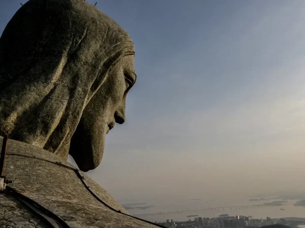 Estátua do Cristo Redentor, no morro do Corcovado.