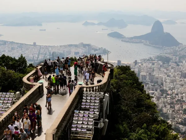 Cristo Redentor completa 90 anos.