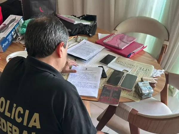 Rio de Janeiro (RJ), 13/12/2024 - A Polícia Federal deflagrou a Operação Têmis, para desarticular organização criminosa atuante na Baixada Fluminense suspeita de compra de votos e lavagem de dinheiro. Foto: Polícia Federal/Divulgação