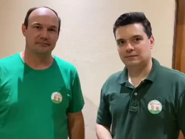 Candidato a prefeito Iron Júnior (Avante) e o deputado federal Walter Alves (MDB) em Jardim do Seridó — Foto: Reprodução