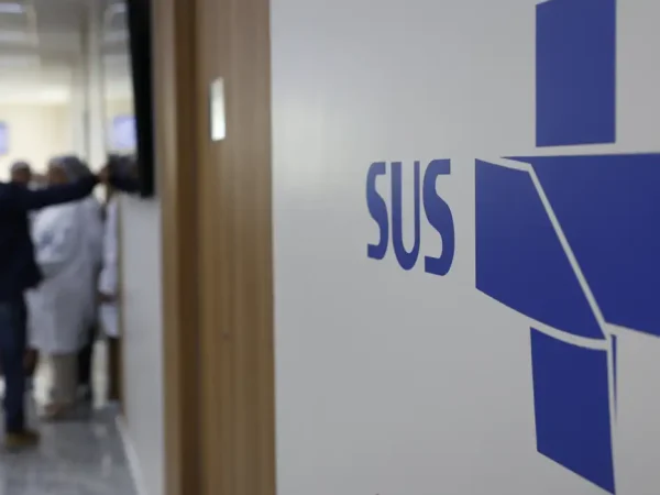 Rio de Janeiro (RJ), 24/04/2025 – Símbolo do Sistema Único de Saúde (SUS), no Super Centro Carioca de Saúde, em Benfica. Foto: Fernando Frazão/Agência Brasil