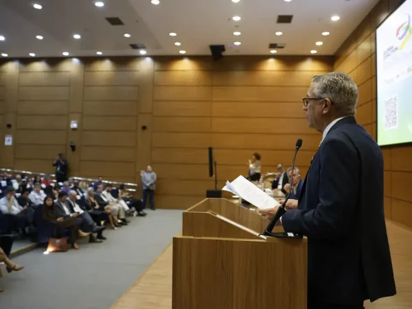 Rio de Janeiro (RJ), 24/03/2026 – O ministro da Saúde, Alexandre Padilha, na abertura da Coalizão Global do G20 para Produção Local e Regional, Inovação e Acesso Equitativo, na Fiocruz. Foto: Fernando Frazão/Agência Brasil