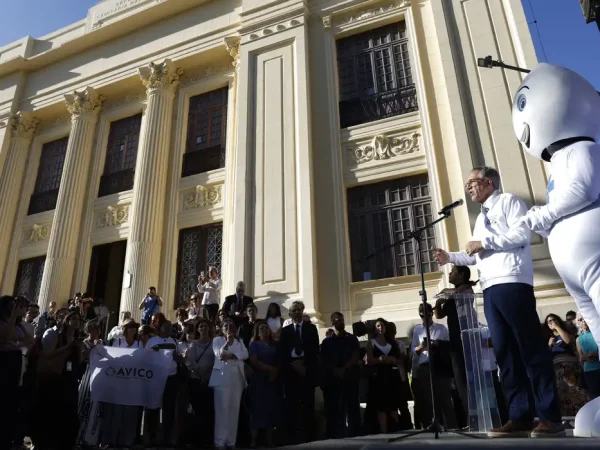 Rio de Janeiro (RJ), 07/04/2026 – 0 ministro da Saúde, Alexandre Padilha, na reabertura do  Centro Cultural do Ministério da Saúde, equipado com Memorial da Pandemia de Covid-19, homenagem às mais de 700 mil vítimas no país. Foto: Fernando Frazão/Agência Brasil