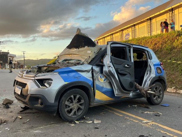Homem morre em acidente envolvendo carro da prefeitura de Serra da Raíz, no Brejo da Paraíba — Foto: Pedro Júnior/TV Cabo Branco