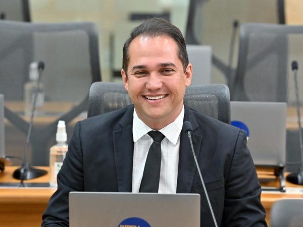 O deputado Kleber Rodrigues encaminhou requerimentos ao Governo do Estado. — Foto: Assessoria de Comunicação