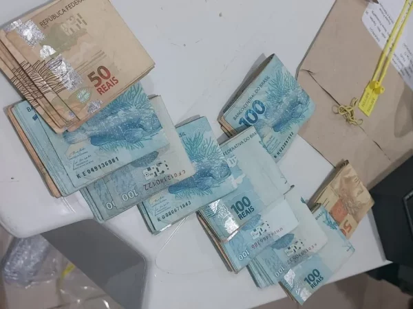 Dinheiro apreendido durante cumprimento de mandados de busca no interior do RN — Foto: MPRN/Divulgação