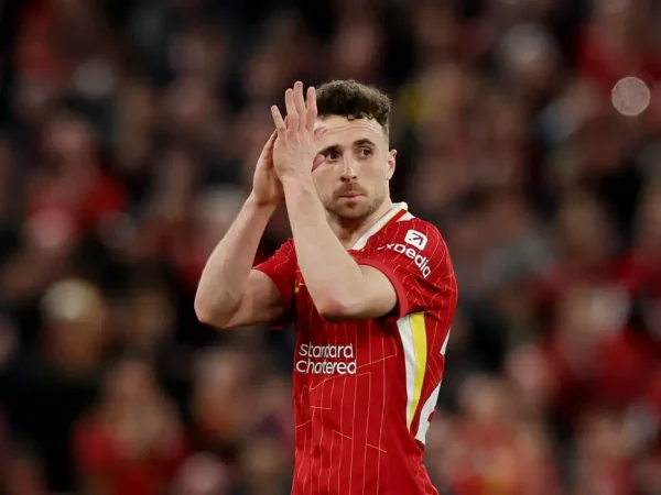 Diogo Jota em jogo do Liverpool contra o Everton
 2/4/2025    REUTERS/Phil Noble