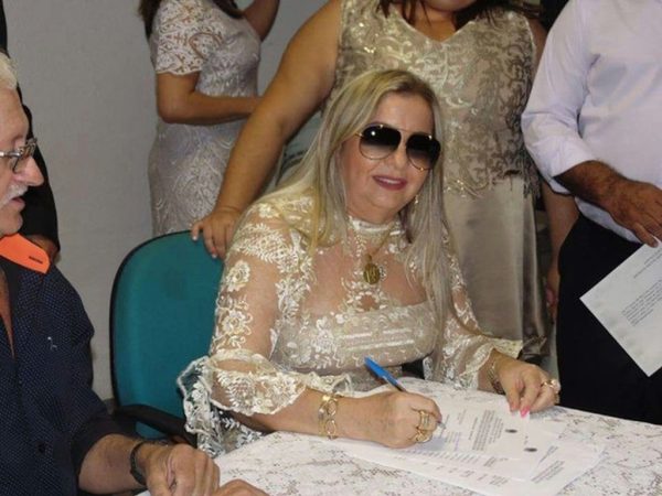 Dona Bil, mãe do cantor Wesley Safadão, renuncia ao cargo de vice-prefeita em cidade do Ceará (Foto: Arquivo pessoal)