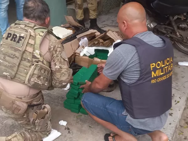 Em três dias, PRF prende oito pessoas e apreende mais de 100 kg de maconha no RN — Foto: Divulgação