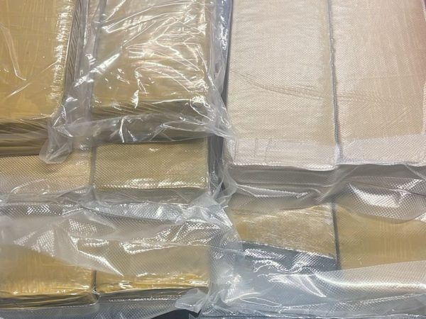 Mulher é presa com mais de 10kg de maconha no aeroporto de João Pessoa — Foto: Divulgação/Polícia Federal