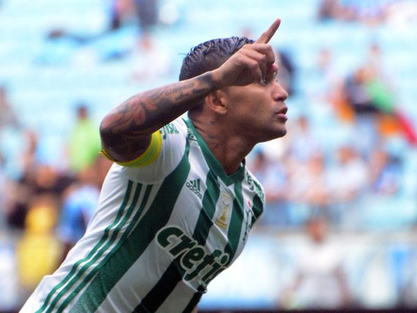 Dudu anotou dois gols do Palmeiras contra o Grêmio (Foto: Luiz Munhoz/Gazeta Press)