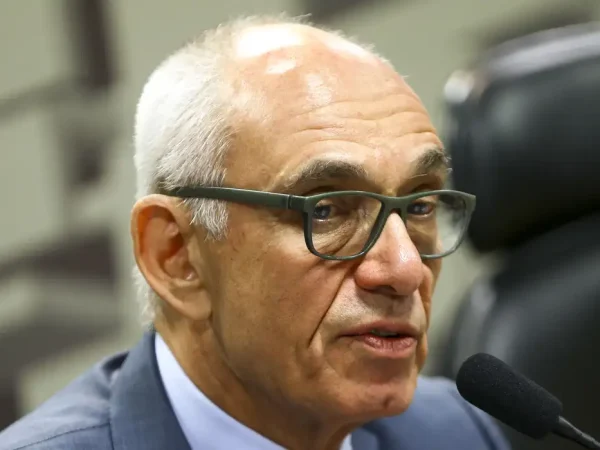 O ex-presidente da Vale, Fábio Schvartsman, durante depoimento na Comissão Parlamentar de Inquérito do Senado que apura as causas do rompimento da barragem na Mina Córrego do Feijão, em Brumadinho