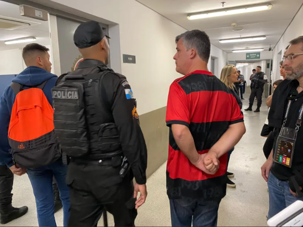 A ação do torcedor do Flamengo causou revolta nas redes sociais e muitos prestaram solidariedade à repórter. — Foto: Reprodução