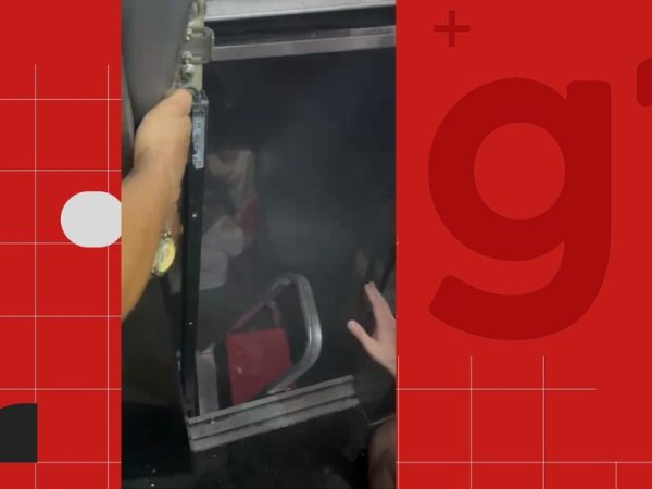 Resgate da mulher no elevador no Altiplano — Foto: Reprodução/TV Cabo Branco