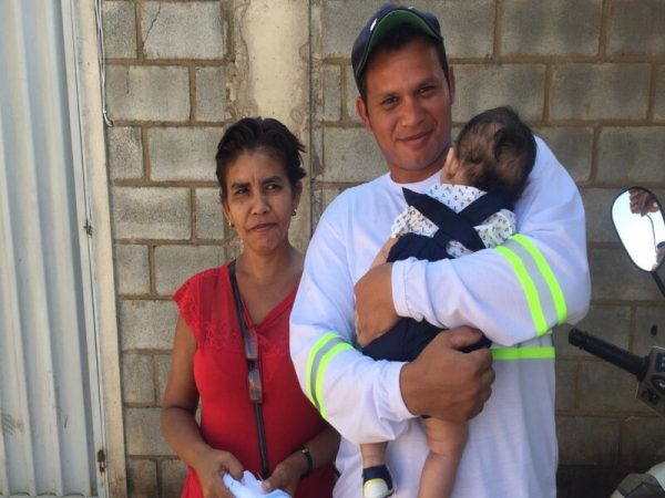 Advogada da família diz que mãe deixou menino no hospital em ato de desespero — Foto: Lis Lopes/G1.