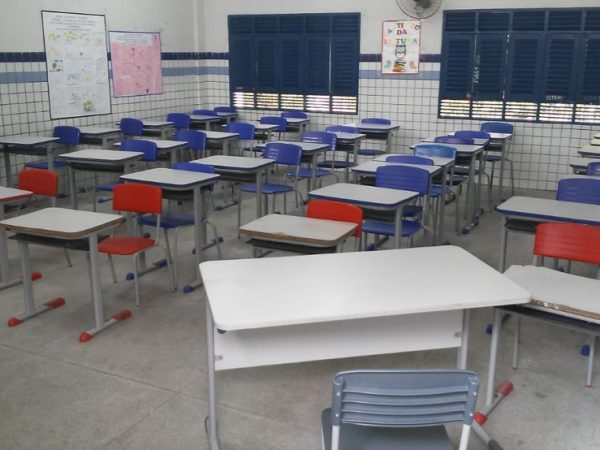 Aulas foram suspensas em escolas municipais de João Pessoa, a exemplo da Senador Ruy Carneiro, no bairro de Mandacaru — Foto: Antônio Vieira/TV Cabo Branco