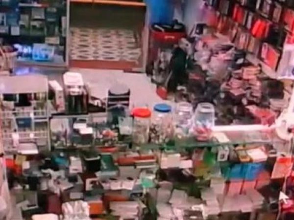 Caso aconteceu em uma loja de eletrônicos que fica na Avenida Pompéia, no conjunto Pajuçara, Zona Norte de Natal — Foto: Reprodução/Inter TV Cabugi