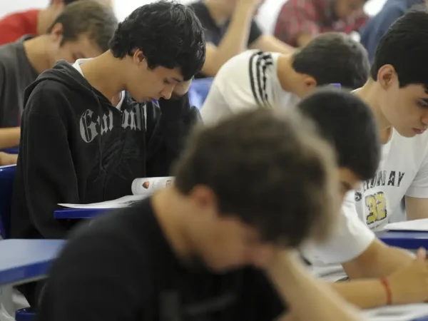 Brasília - Estudantes fazem provas no segundo dia da seleção do Programa de Avaliação Seriada (PAS), que permite o acesso a uma vaga na Universidade de Brasília. Foto: Wilson Dias/Agência Brasil