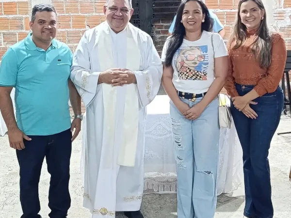 A prefeita aproveitou a oportunidade para conversar com os moradores da Malhada da Areia e comunidades vizinhas. — Foto: Divulgação