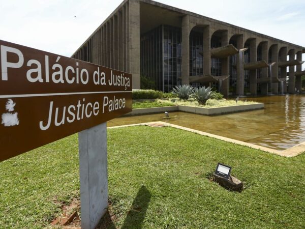 Brasília (DF), 10/04/2023 - Fachada do ministério da Justiça.