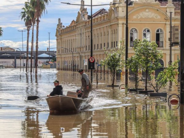 Porto Alegre (RS), 17/05/2024 – CHUVAS RS- ENCHENTES -  Centro histórico de Porto Alegre permanece alagado devido as fortes chuvas dos últimos dias. Foto: Rafa Neddermeyer/Agência Brasil