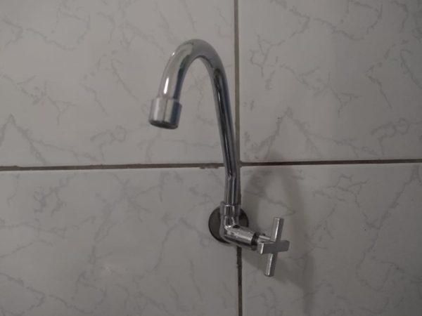 Falta água em mais de 30 localidades de Campina Grande e região — Foto: Iara Alves/G1