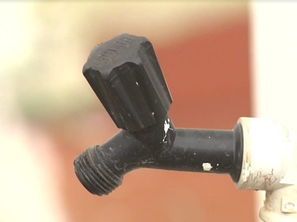 Falta água em áreas de Campina Grande há quatro dias; Cagepa diz que retorno do serviço é gradativo — Foto: TV Paraíba/Reprodução