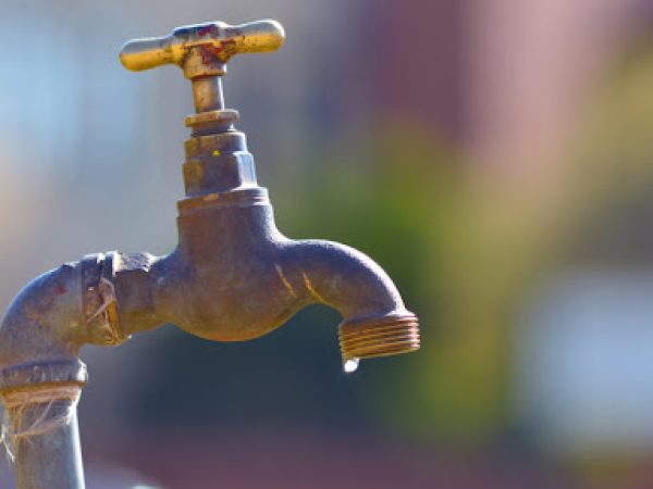 Baraúna, Pedro Avelino e alguns bairros de Mossoró estão com abastecimento de água reduzido ou suspenso por problemas na rede — Foto: Reprodução