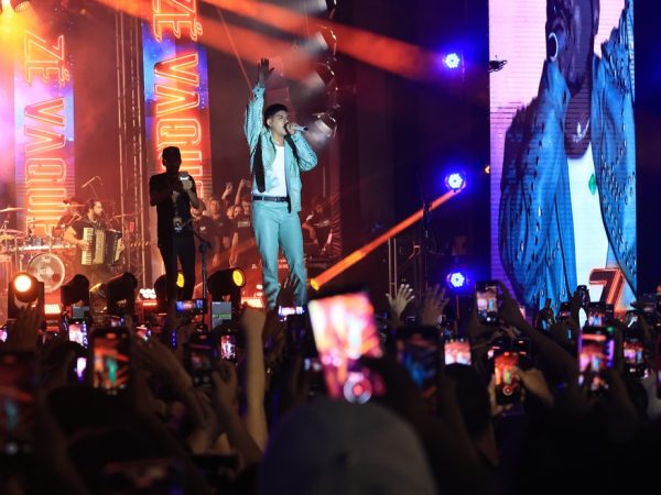 Zé Vaqueiro é atração no polo Ponta Negra neste domingo — Foto: Felipe de Souza/Ag. Belém