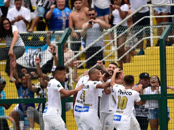 Santos foi a nove pontos e segue líder absoluto do Grupo A sem sofrer um gol sequer — Foto: Fernando Dantas/Gazeta Press