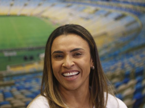 A jogadora de futebol Marta (Marta Vieira da Silva), atacante eleita melhor do mundo seis vezes pela Fifa, é a primeira mulher a entrar para o Hall da Fama do estádio do Maracanã, no Rio de Janeiro.
