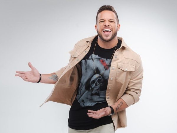 Humorista Flávio Andradde faz show em Natal — Foto: Divulgação