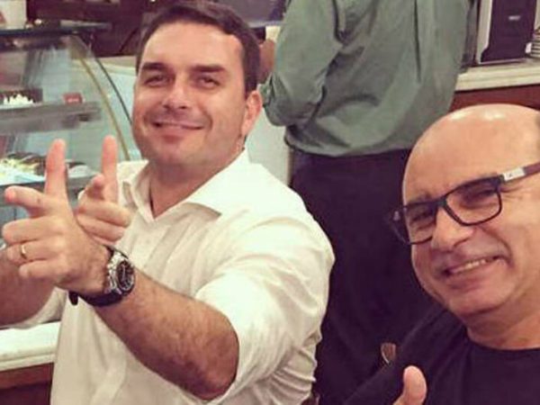 Fabrício Queiroz movimentou mais de R$ 1,2 mi de 2016 a 2017, enquanto estava lotado no gabinete de Flávio Bolsonaro — Foto: Reprodução/Instagram.