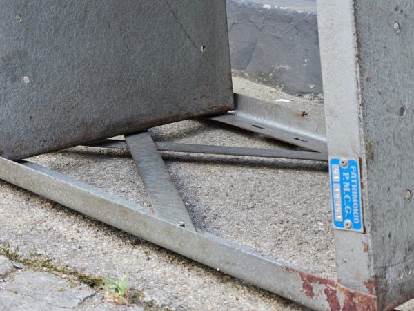 Objetos do prédio da Prefeitura Municipal de Campina Grande foram furtados — Foto: Ademar Trigueiro/TV Paraíba