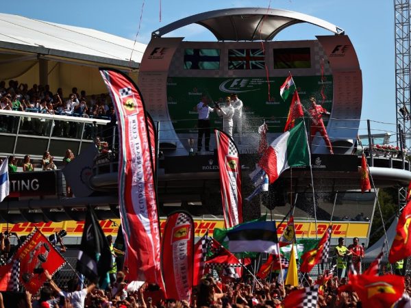 Hamilton P1, Bottas P2 e Vettel P3: a festa do pódio em Monza (Foto: Getty Images)