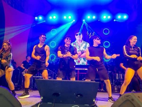 Banda Grafith abriu o carnaval de Natal no Largo do Atheneu e faz show neste sábado na Zona Norte — Foto: Rogério Vital