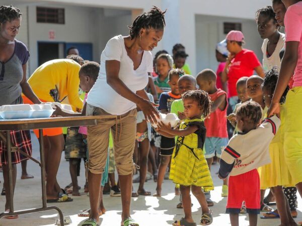 Crianças hatianas refugiadas em escola de Porto Príncipe
22/07/2022
REUTERS/Ralph Tedy Erol