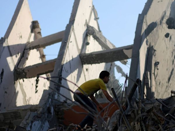 Israel e Hamas acertam cessar-fogo (Mohammed Saber/EPA/Agência Lusa/Direitos Reservados)