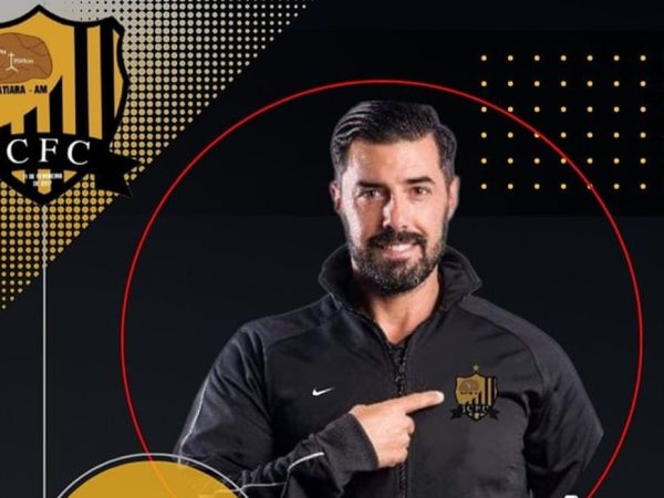 Hugo Duarte, técnico do time feminino JC Futebol Clube, do Amazonas - foi preso em flagrante em 8/07/2024, por suspeita de injúria racial contra Suelen Santos, jogadora do Bahia