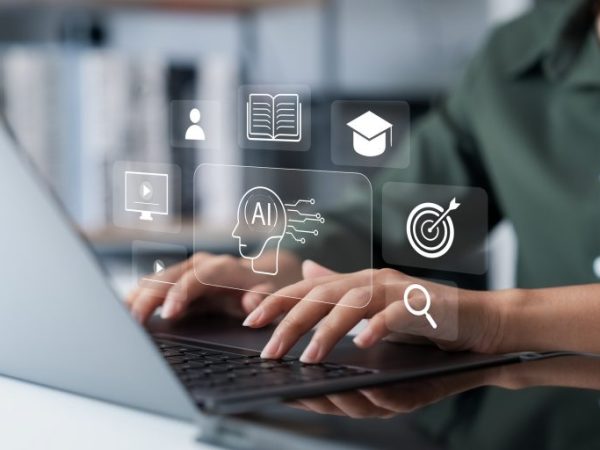 Mulher usando computados com referência a IA