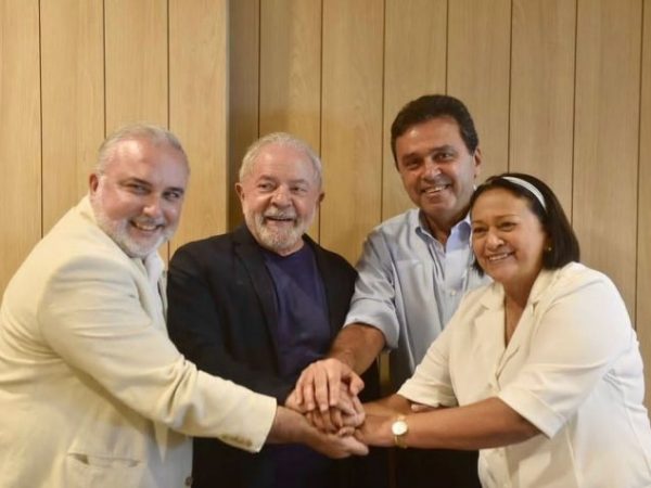 Senador Jean, ex-presidente Lula, Carlos Eduardo e Fátima Bezerra. — Foto: Reprodução