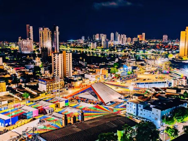 Campina Grande iluminada no mês de São João — Foto: Divulgação